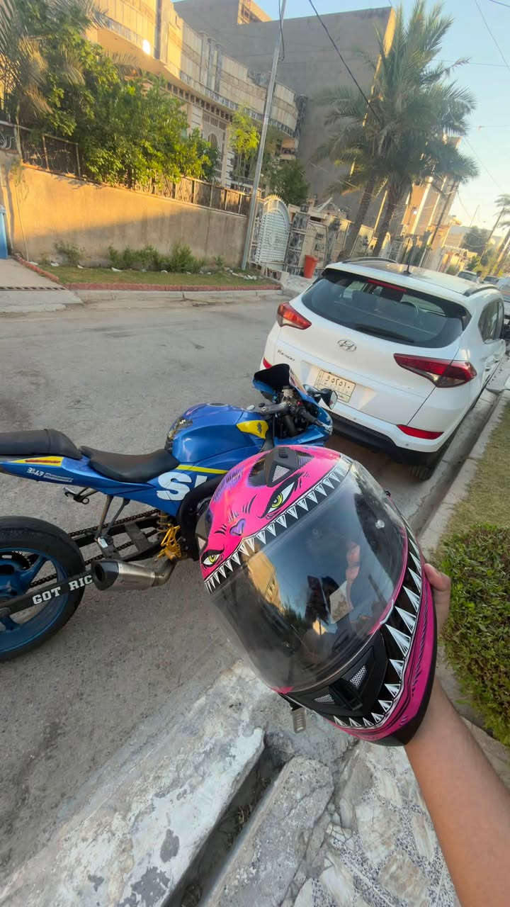 السلام عليكم
Gxr1000r￼
￼2011
هاوزن 
برمجة 3مودات 
الممشى 33الف 

‭+964 786 760 5507‬
