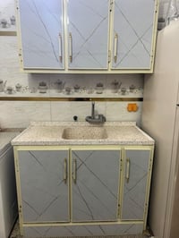 كاونتر اللبيع  متر وربع 07705360812  تسكام ماابي اي ضررر العنوان بغداد...