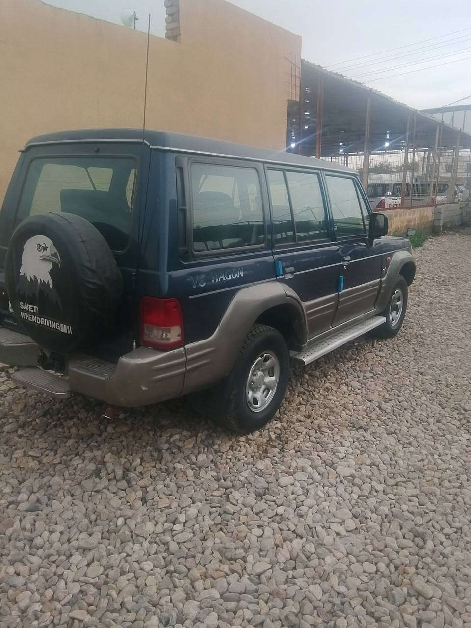 سلام عليكم سياره كالبور مكفوله كفاله عامه شرط سنور 6 سلندر بانزين تخم تاير سياره مال جناي  السعر 70 وبيها مجال 
رقم ربيل تحويل مباشر ثاني يوم 
عنون واسط الصويره 
رقم هاتف *********** موديل 2001
