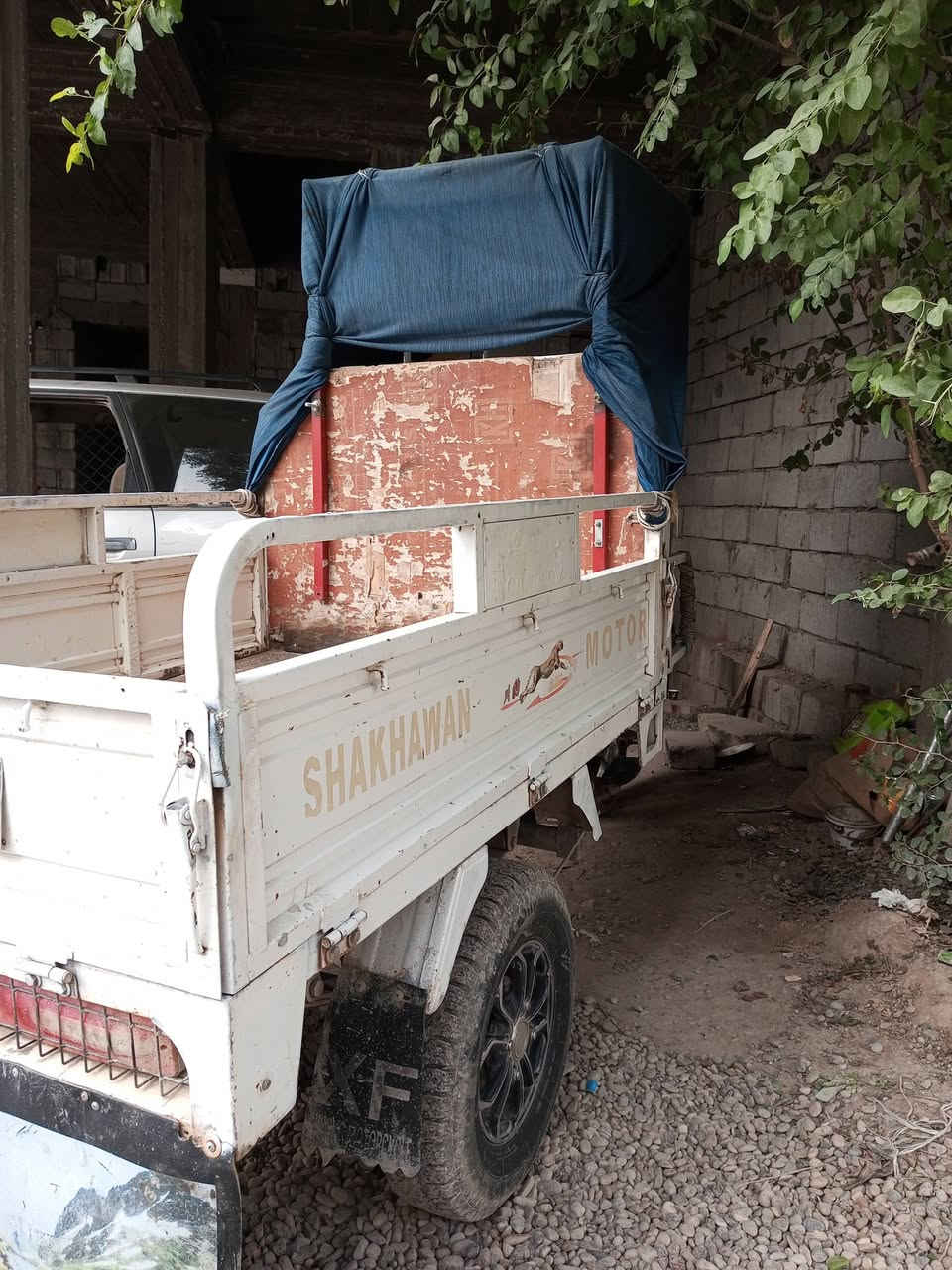 السلامعليكم ستوته فحل عالي  للبيع كامله اوراق كامله موديل 21 محرك 24 الستفسار *********** المكان سامره
