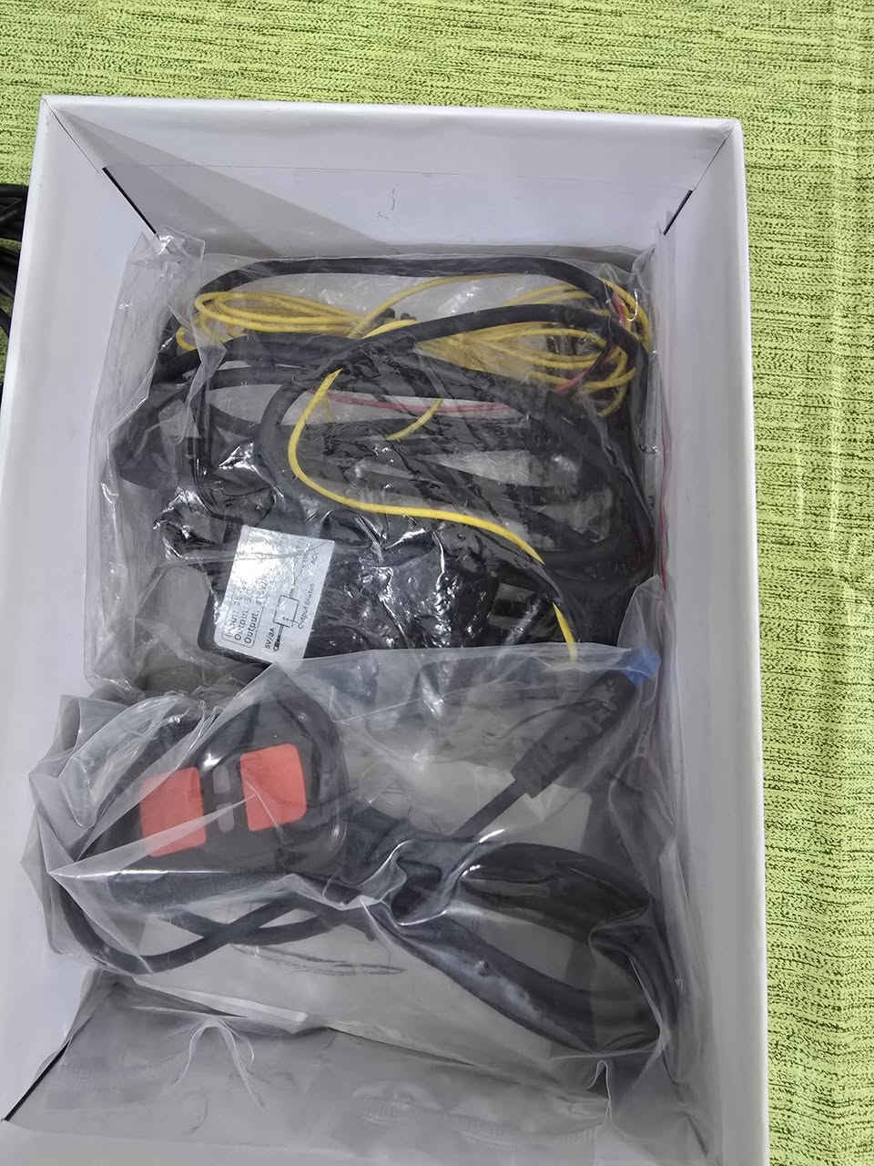 خاص للدراجات جديد غير مستخدم 
مجموعة شاشة مع كامل ملحقاته
كاميرات تصوير مع كامل ملحقاته 
السعر ١٥٠ الف توصيل ٦الاف كل محافظات 
***********
