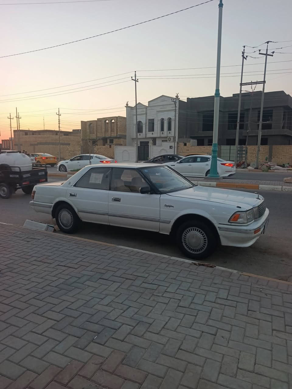 سلام عليكم سياره هارتوب للبيع موديل (1990)مكينه ثنين ونص مكينه وكير بلكارتون تخم تاير حداديه جديده كهربايات كله شغاله باتري جديد سياره جاهزه من الدعاميه الدعاميه بس التبريد مابيه السياره مال جناي ترايك وين ماتريد 
رقم مثنى نكليزي جديد 
مداور ثاني يوم 
السعر 40ورقه وبيه مجال
مراوس هم ترهم حسب القناعه المكان سماوه 
الستفسار (***********)👉
