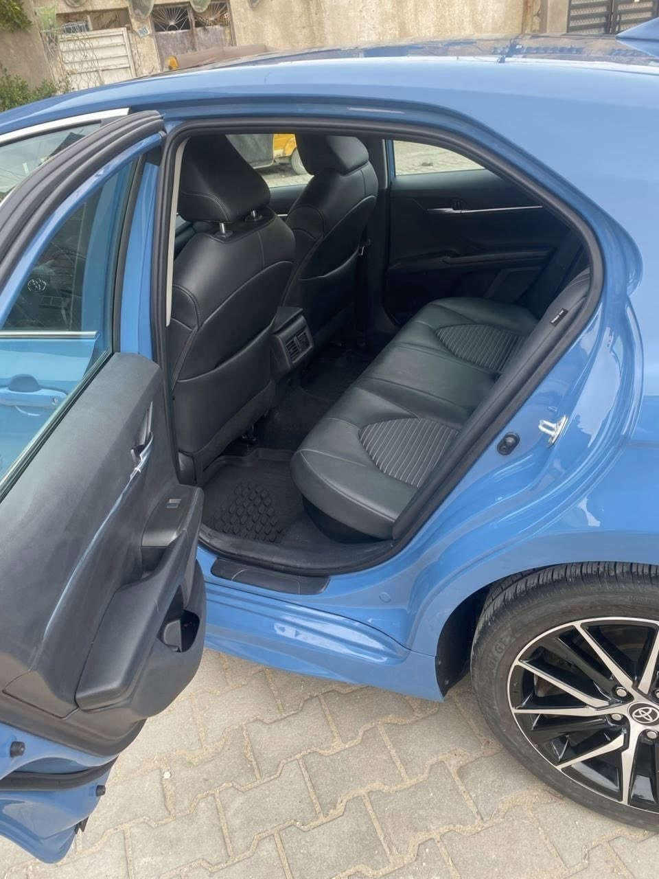 للبيع تويوتا كامري 2024 SE plus  فول للأخير بدون ايرباك رقم بغداد دولي بأسمي ماشية 30 الف حادث حادث ربع بنيد صبغ وبارد قليل جداً بالجاملخ وحافة الباب مواصفات 
بصمه 
فتحه 
رادارات امامي خلفي 
شاشة جبيرة 
شاحن تلفون لا سلكي 
شفتات ستيراً 
زنون لدات لكزز 
اشاير بالمري 
قطعتين تبريد 
كاربلي 
كامره دواره 
محرك 2500 هايبرد 
جلد 
لد خلفي 
اتو هولد 
هندبريك بصمه 
السعر 215 
مكان السياره بغداد 
الهاتف 
***********
