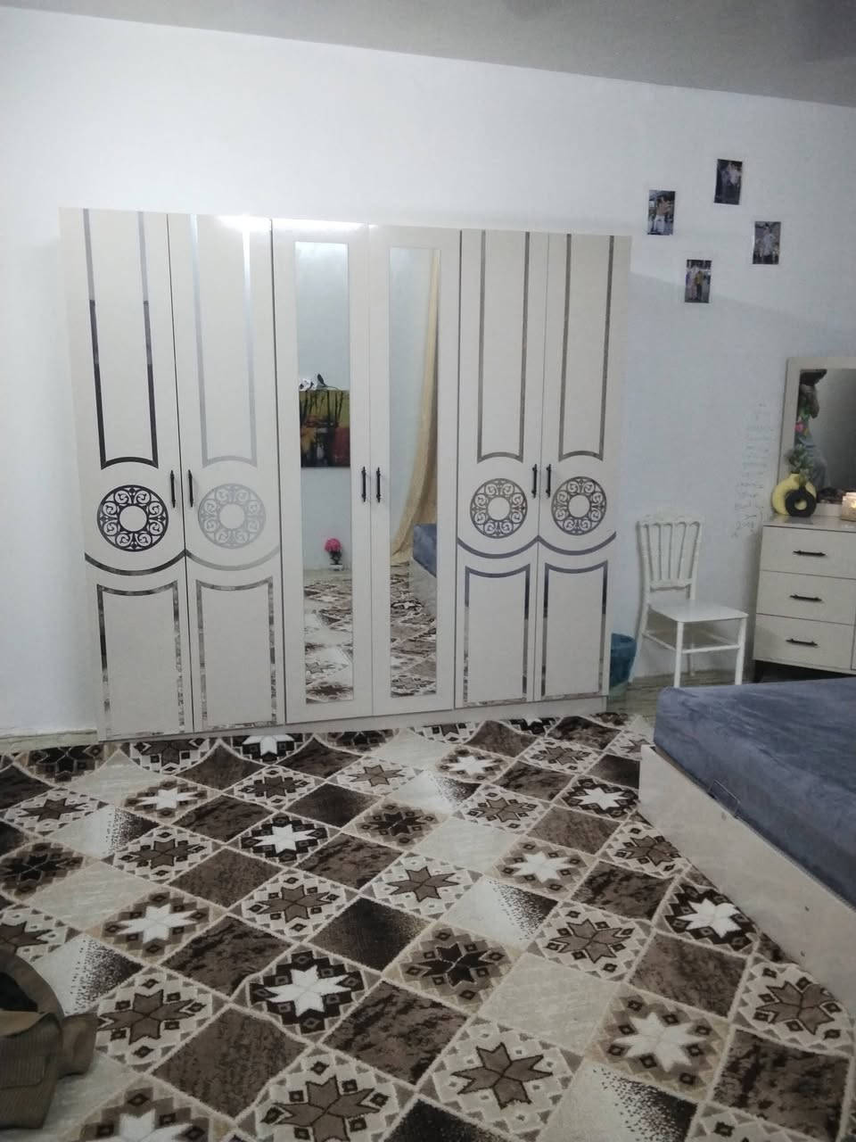 اسلام عليكم غرفة تركيه للبيع ومرتبه 
5 قطع 
سعره 470 الف 
المكان بغداد الأمين 
*********** واتساب
