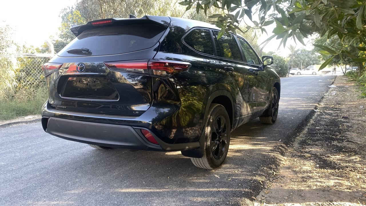 سلام عليكم هايلاندر ٢٠٢٤ هايبرد وارد امريكي فئة Le محرك 2400  ٤ سلندر مواصفاتها معروفه حادثها موضح بالصور ايرباك دركة ودشبول راجعة سستم السياره بيها صبغ دعامية امامية وربع جاملغ  الامامي  ماشية ٧ الاف ميل فقط السيارة بدون رقم وتترقم وين ماتحب رقم مجاني السعر ٢٨٧$  للاستفسار ***********
