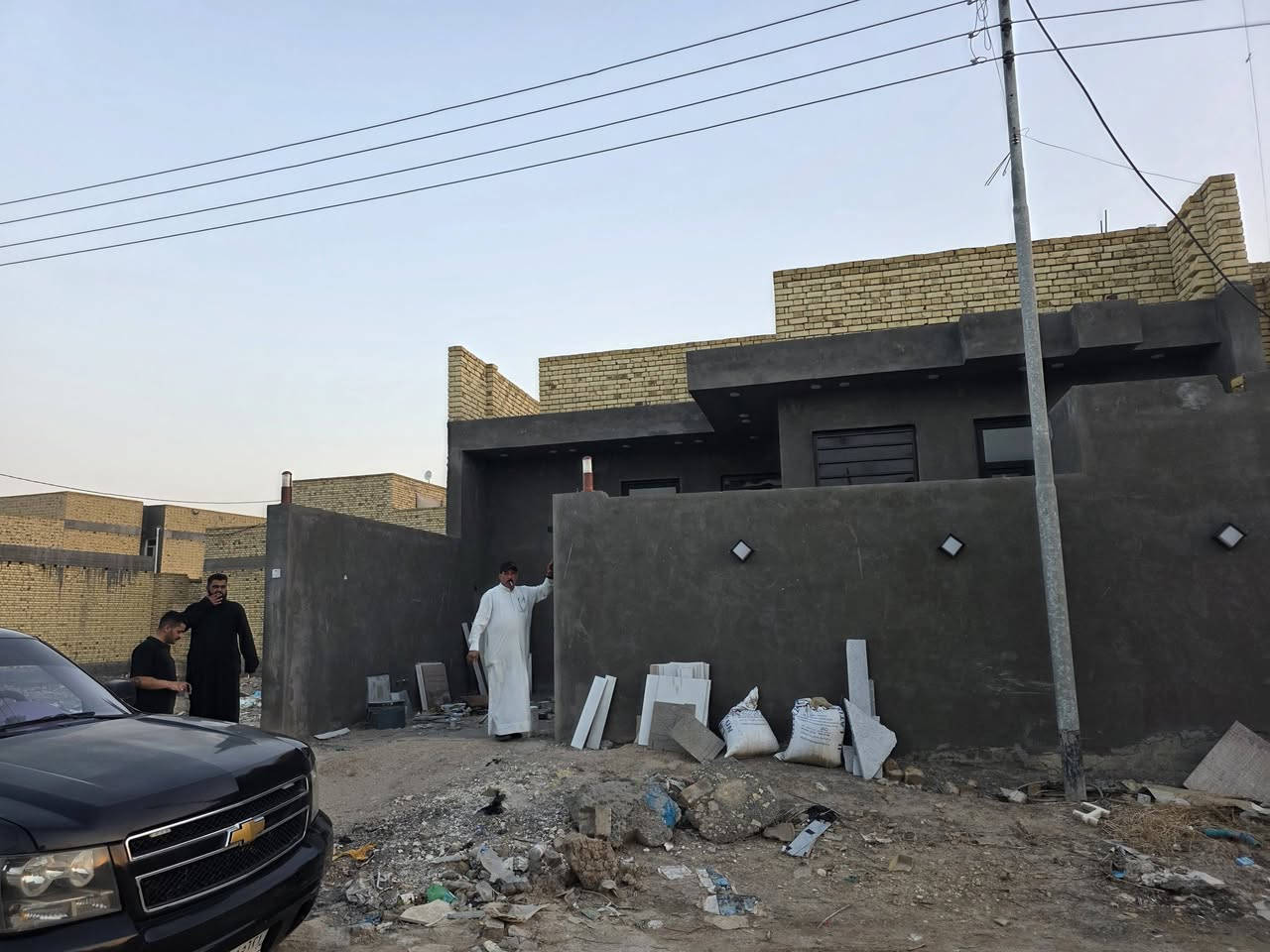 بيت زراعي مساحته 200 يحتوي على غرفتين واستقبال بناء حديث كافه الخدمات
قرب الحولي مال الاسكان الصناعي
***********
