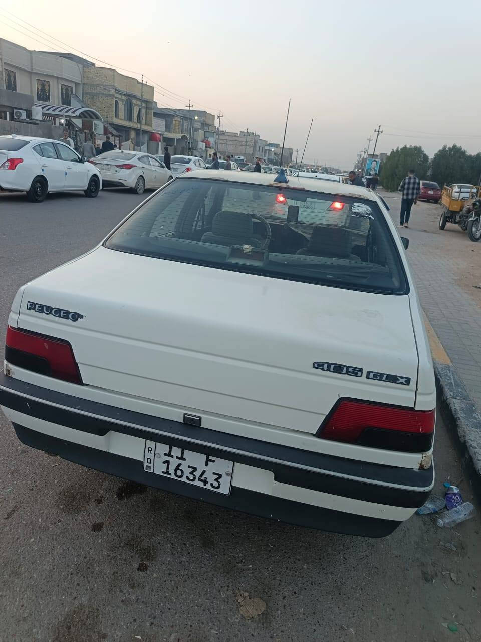 السلام عليكم بيجي 405 مكفوله من الصبغ والضربه كير ومكينه نعمه من الله حداديه جديده تخم تاير سياره بسمي تبريد شغال عنوانها البصره الهارثه اني مكلف بالنشر راح احطلكم رقم راعيها *********** السعر 42
