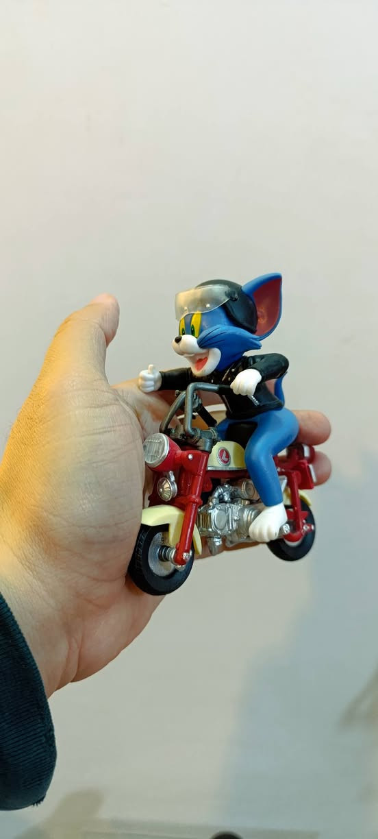 مجسمات توم وجيري 🐭😻
سعر القطعتين ١٢ ألف
ملاحظة: نقص قاعدة فقط في مجسم توم 
يوجد توصيل لكل المحافظات ❤️


**إذا كنت صاحب هذا الإعلان وتريد حذفه لأي سبب، رجاءا أرسل رسالة إلى الدعم الفني**