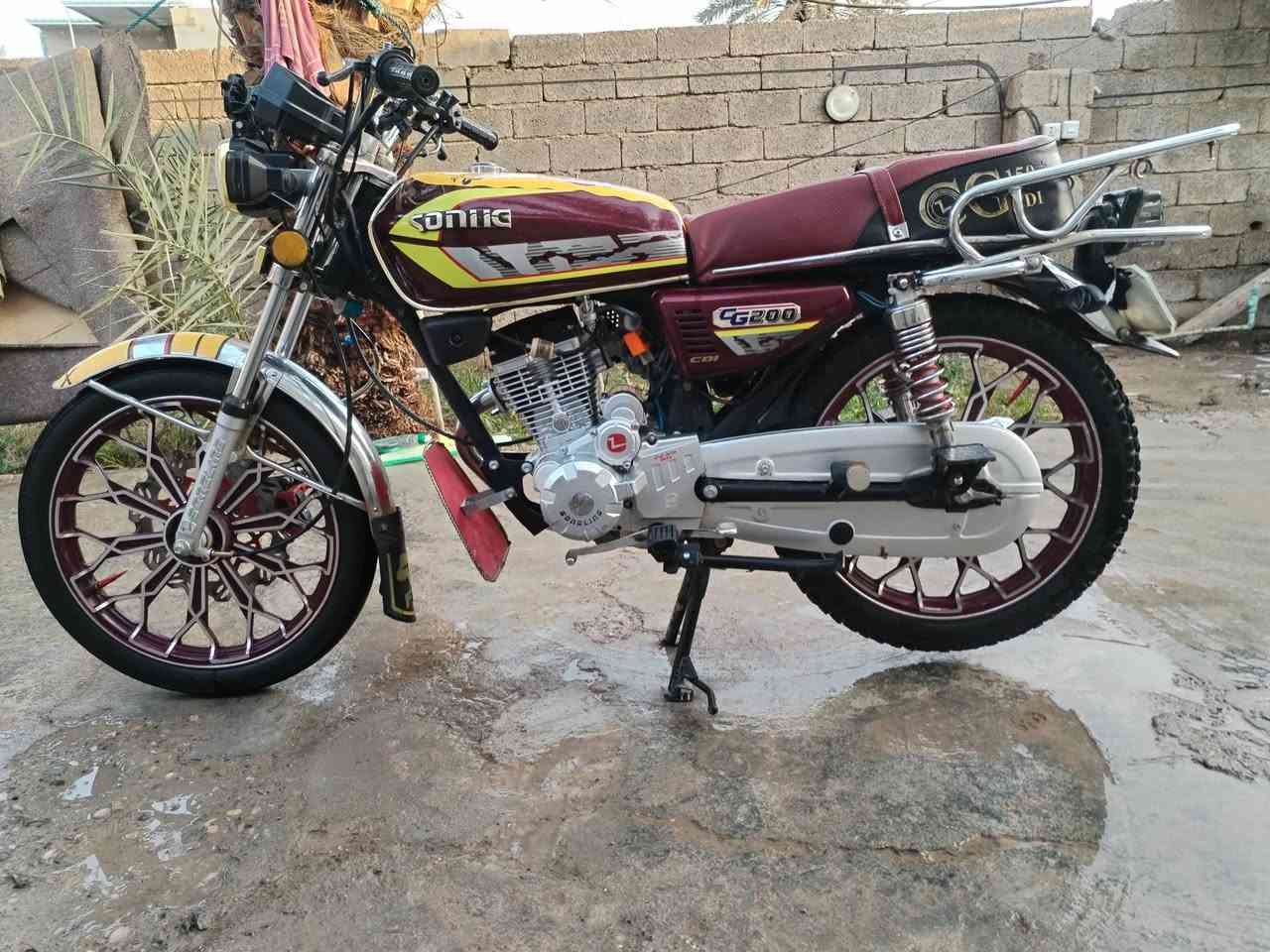 دراجه سيفان موديل ٢٤ محرك ٢٠٠ أوراقها موجوده  كهربائيات كلها شغاله كامله اي نقص مابيها رايدها ب ٧٥٠ وبيها مجال الاتصال علئ الرقم ***********
