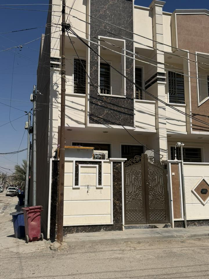 بيت البيع ٦٨متر ركن طابوصرف مكان الأمين الثانية بين السوك محسن وبين الشارع مطعم الرياظي بيت جديد بنا ٢٠٢٥ ***********

