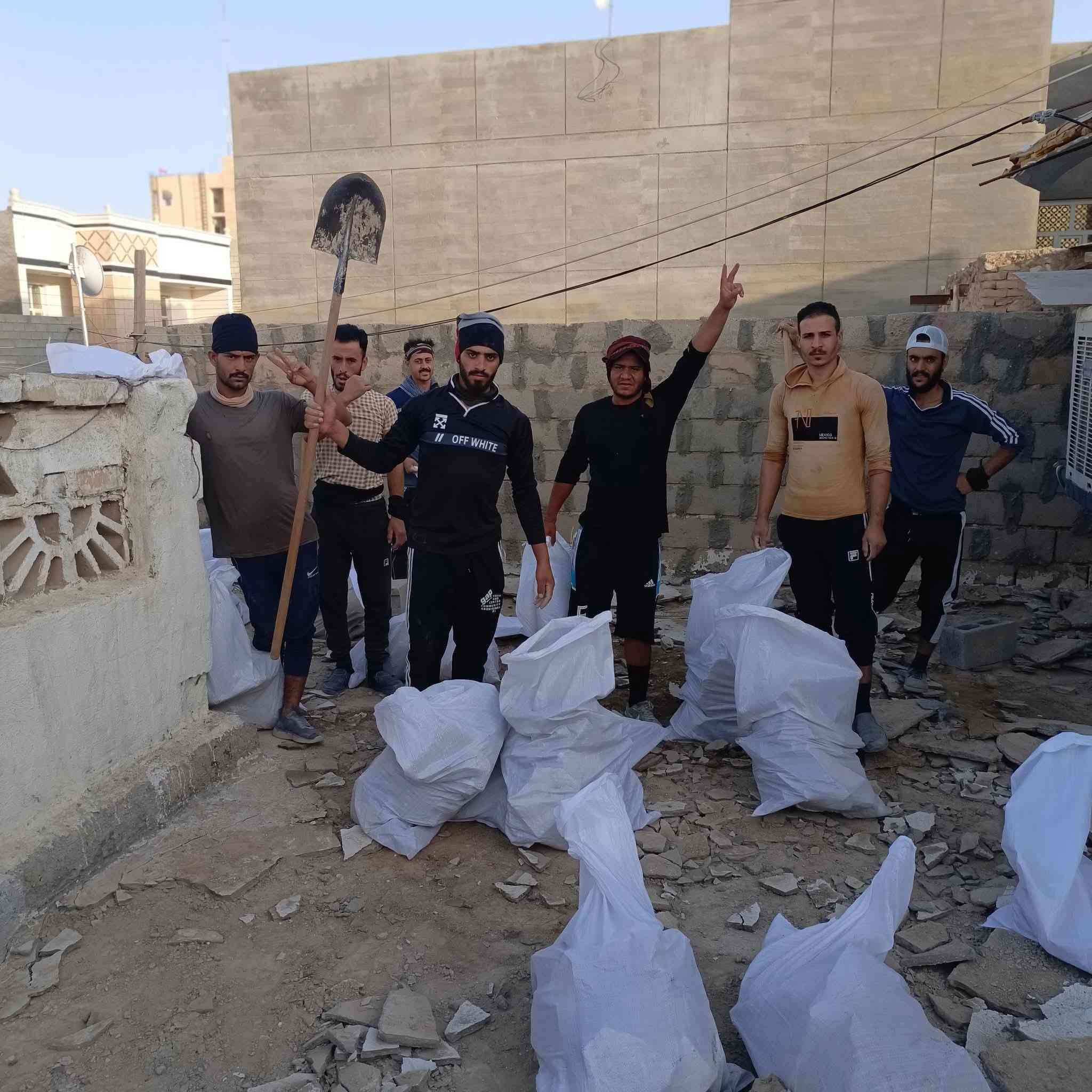 سلام عليكم  / يوجد كادر عمل جاهز  تصعيد مواد  / تنضيف بيوت  / تفليش  / تكشيط  / دفن نهري  / شقلنه ليل ونهار  / وماعليك بكلشي تاخذ شقل جاهز مني  / ومعداتنه جاهز وسياره تجيك للبيت ماعليك بس تصال على رقم/  ، ***********
