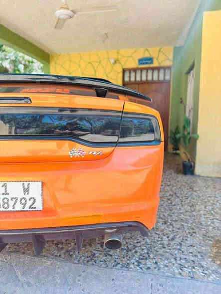 السلام عليكم 
مرخصت الادمن المحترم 
للبيع جارجر ارتي 5700 
الموديل 14 اللون برتقالي اصل حادثهة مال امريكة بس جاملغ وشوية من البنيد بدون شاصي وبيهة بل عراق يعني 3 قطع ونص صبغ هم بل معجون وتعديل قوي بس اني ابيع حزام السيارة جاهزة صدر امامي خلفي كير مكينة داخل نقص مابيهة ابد رقم بغداد مذكور بل سنوية المحرك 5700 يعني كل مشكلة مابيهة سعرهة 150 وبيهة شوية مجال 
***********
