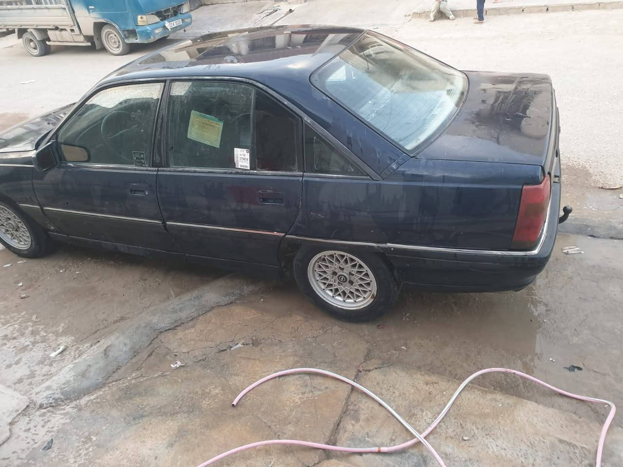 اوميكا
بلادي 
كير ومحرك مكفول 
كهربئيات شغالة 
موديل 1993
صاحبها موجود تحويل شوكت متريد
السعر :30$ 
بيها مجال للشراي 
***********
سامراء
