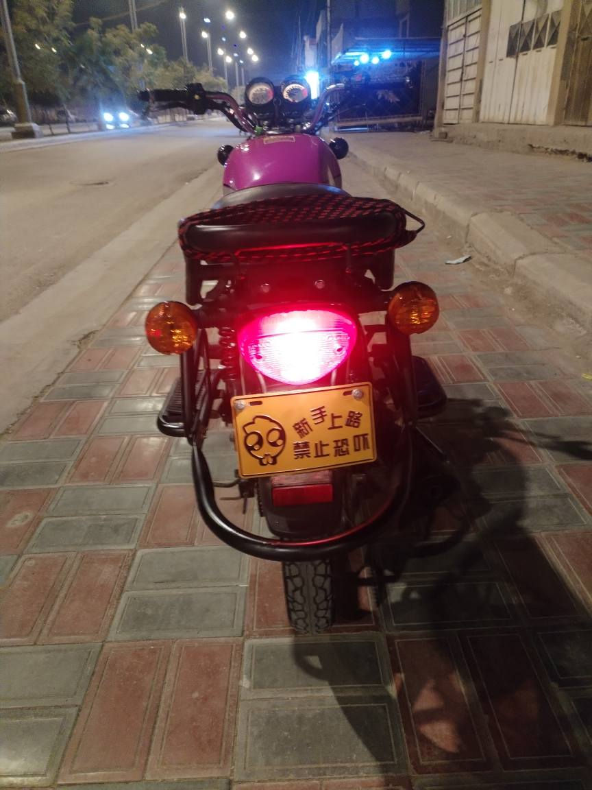 سلام عليكم 
دايوان نفخ مكينه ٢٠٠ كتابه حمره  
 موديل 2022 /27/11 بلاوراق يعني ٢٠٢٣ 
 محرك كفاله شرط محرك نضيف شلعه ومعدل شرط الكفاله  كهربائيات كلهة شغاله اشاير لايتات كله شغال بيهة لايت زنون زنجيل جديد الدراجه كلهة جديدة وبل واقع احله من الصور مكان كربلاء حي السلام   السعر مليون ٤٥٠  وبيهة مجال بسيط  للطيبين
***********  بي وتساب كربلاء, العراق
