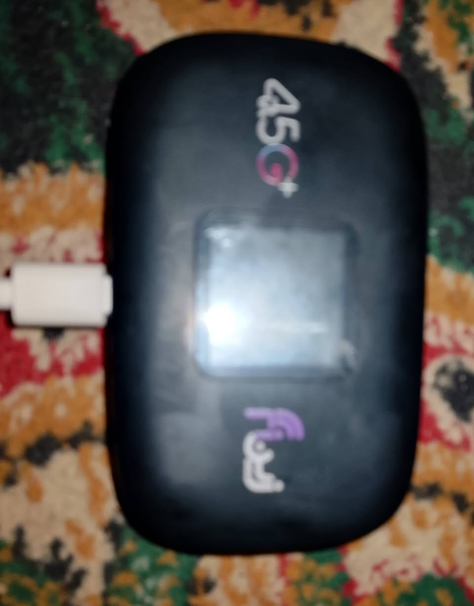 سلام عليكم
راوترمحمول جديد #للبيع بدون خط 

تفاصيل الراوتر

النت 4G 

استخدام 35يوم مااخذه ب65 

ابيع ب50الف قفل بدون اي عمله 

ابيع الراوتر كامل ماعدى الخط
ماسنجر ماعندي 
تواصل واتساب ***********
