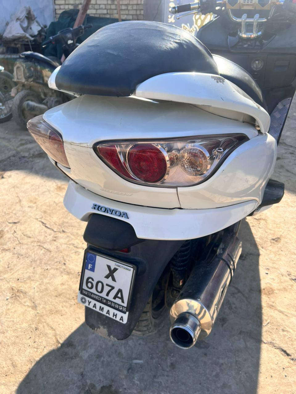 سلام عليكم فورزه 8/0 لبيع فقط الكفرات مكسوره مثل الي بصوره مكينته مكفوله صولي لسعره تصل عل لرقم ***********
