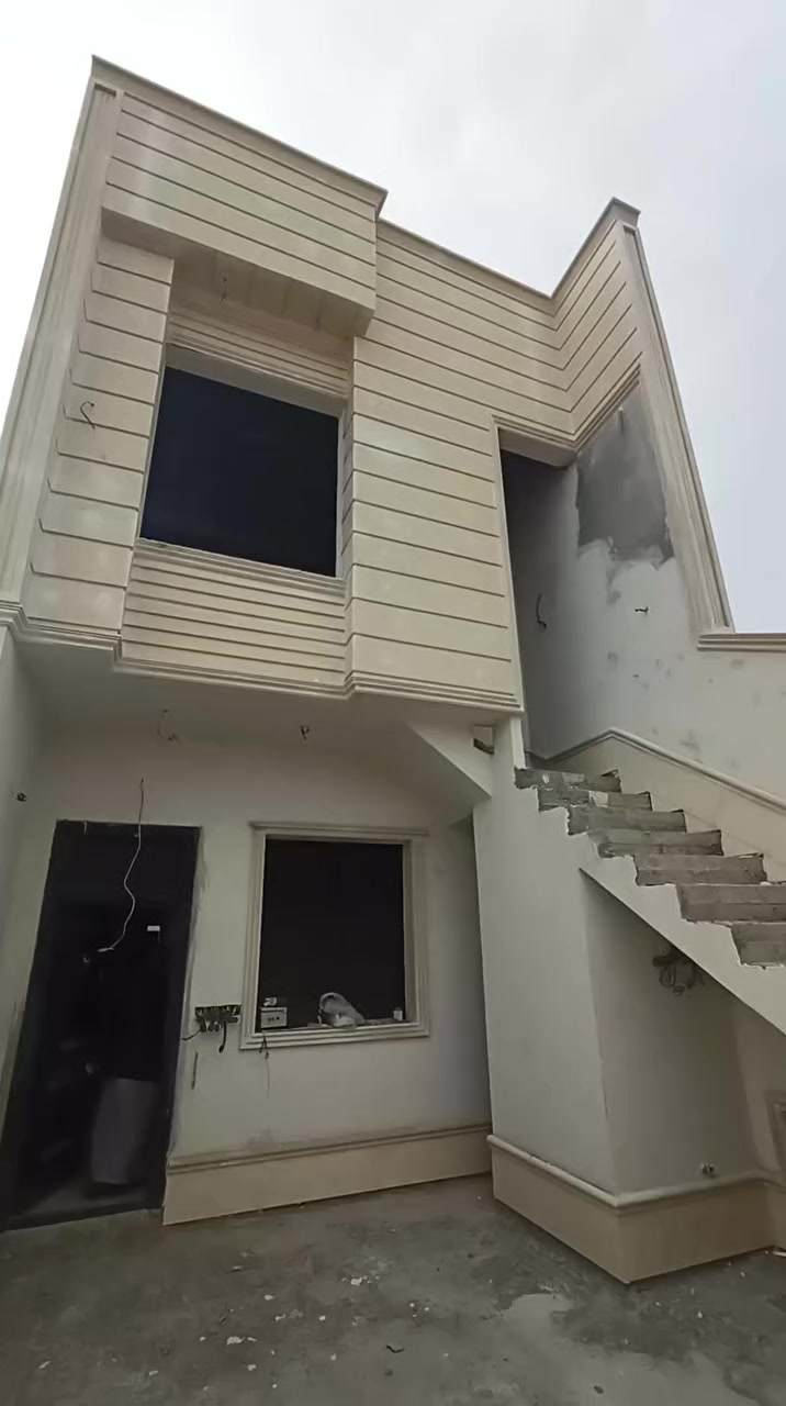 #دار_للبيع_حي_الصحفين
دار.100.متر..زيرو..فول.موصفات
واجهة.5..نزال 20...2طابق..🏠
3نوم..صاله ومطبخ.. منظمومة 
كاميرات..درج.بيانو..لدات
مكتب الشام للعقار 
***********
***********
