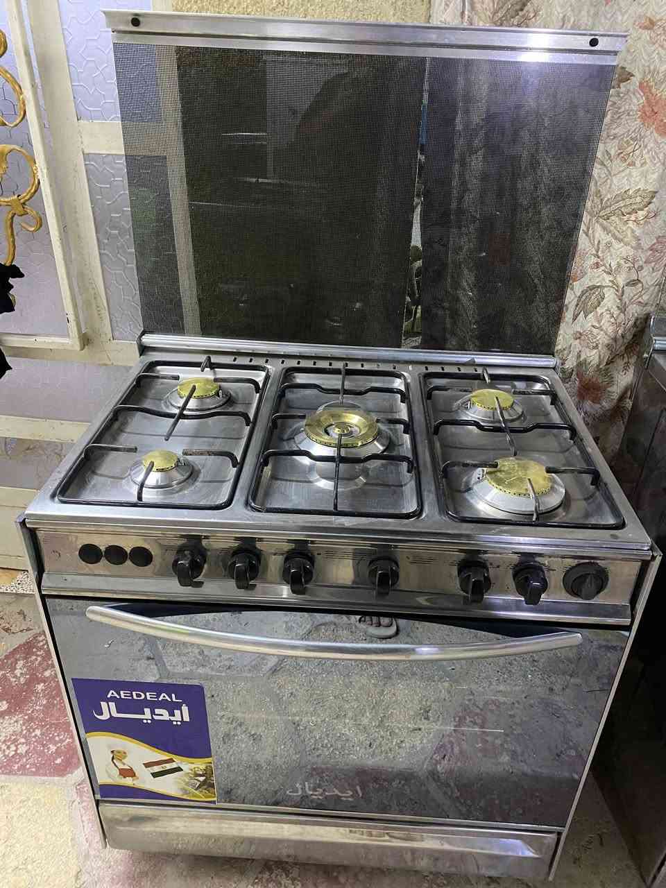 سلام عليكم طباخ ايديال مصري درجه اولا للبيع السعر ٢٠٠ ألف كله شغال مع الضمان ***********
