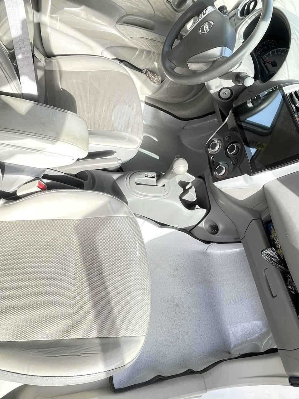 سلام عليكم نيسان سني موديل 24 شباك جديد سياره ماشيه 11الف ضربته صندوك مبدل مال تفصيخ بلاد وجاملغات بيهن بارد وصبغ بس مو كلهن ولباب الوره بي بارد بس مو كله الباب جم شبر السعر خاص بكلايتاتها موجوده بس ماشادهن مكاني بصره جزيره رقمي ***********
