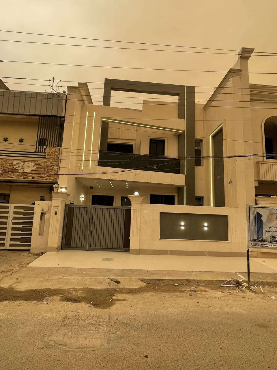 #للبيع بيت في #السيدية (برج الياقوت للتطوير العقاري )

📍 موقع البيت ؛: مربع تبوك خلف جامع شاكر عبود       

📐 المساحة: 160 م²
▫️ الواجهة: 8 م
▫️ النزال: 20 م
🔴 محتويات 5 غرفة نوم 5 حمامات

� لمعرفة السعر اكتب (2)  بالتعليقات .

📞  *********** وسام  (اتصال أو واتساب)

🏢 مكتب برج الياقوت للتطوير العقاري
موقع المكتب 🔚السيدية – شارع مركز الشرطة، مدخل شارع أبو النخيل
