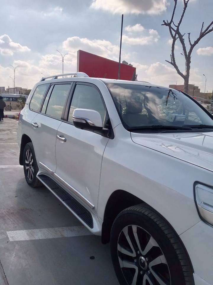 للبيع لاندكروز موديل (2016)  كفالة

فوول مواصفات 

1-بصمه ابواب 

2-بصمه تشغيل 

3-شاشه كبيره 

4-كشنات  جلد 

5-أربع كامرات 

6-حساس امامي 

7-حساس خلفي 

8-حساس ايمن وايسر

9-فتحه سقف

7-10راكب

11-فورويل 

12-تحكم ستيرن 

13-كشنات كهربائ

14-زراك لايت

15-مري شفط

16-بلوجكترات 

17-ثلاجه 

18-تبريد شاشه
باقي المواصفات معروفه كير مكينه مكفولات تبريد ثلج حداديه صدر جديد تخم تاير جديد ترايها حلو رقم أربيل بأسمي شرط التحويل السعر 458 وبيها مجال للشراي مكاني ديالى بعقوبة للستفسار أتصال ع الرقم *********** بعقوبة, ديالى
