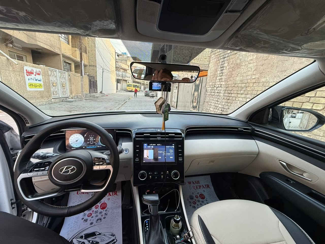 سلام عليكم توسان موديل ٢٠٢٤ ماشيه ٢٩ الف خليجي السياره رقم بغداد مواصفات بصمه  شاشه تحكمات كشن كهرباء وباقي مواصفات التوسان 
بيها جوه القبق  مال بانزين بارد صغير 
سعرها ٢٢٢ وبيها مجال مكانها بغداد ساحة ميسلون
***********
