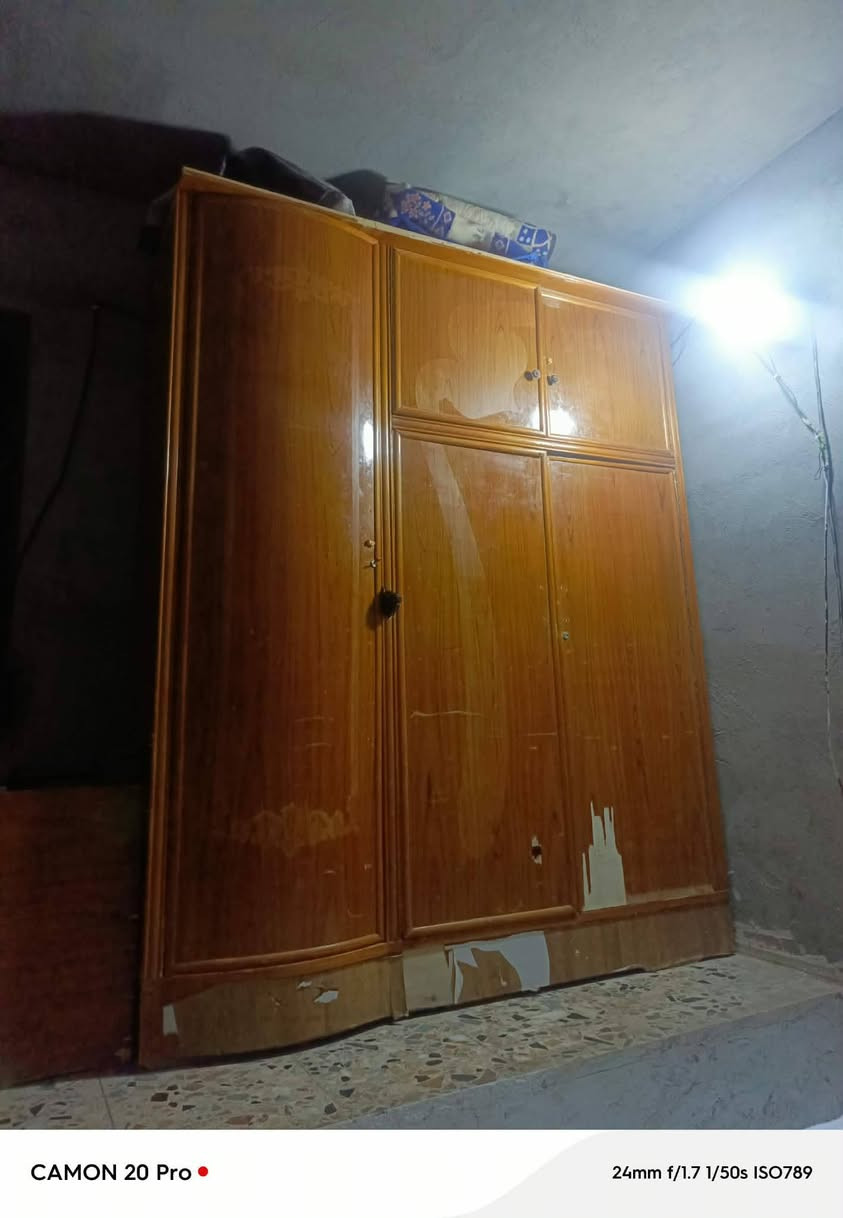 اغراض للبيع نضيفه غرفه خشب صاج ثقيل نضيفه 200 وبيها مجال وكنتور 3 باب صاج خشب صاج نضيف50  ديوان مابيه اي اضرار عشر مقاعد 150البوفيه 50 الطباخ 40 وبيهم مجال


**إذا كنت صاحب هذا الإعلان وتريد حذفه لأي سبب، رجاءا أرسل رسالة إلى الدعم الفني**