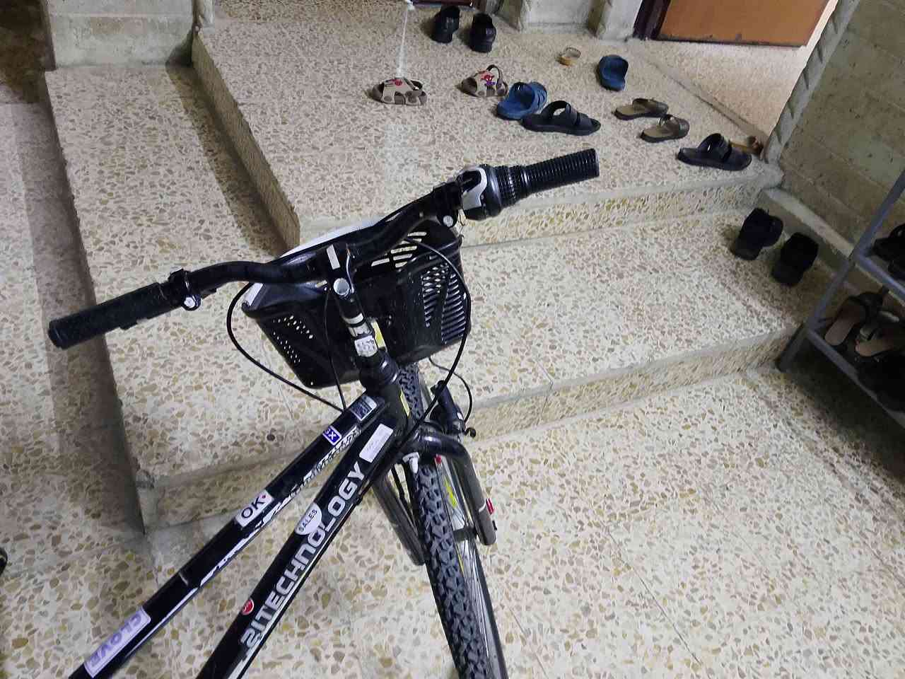 بايسكل للبيع حجم 24 جاهز مكاني موصل السعر 75 أو بي مجال اتصال على رقم ***********
