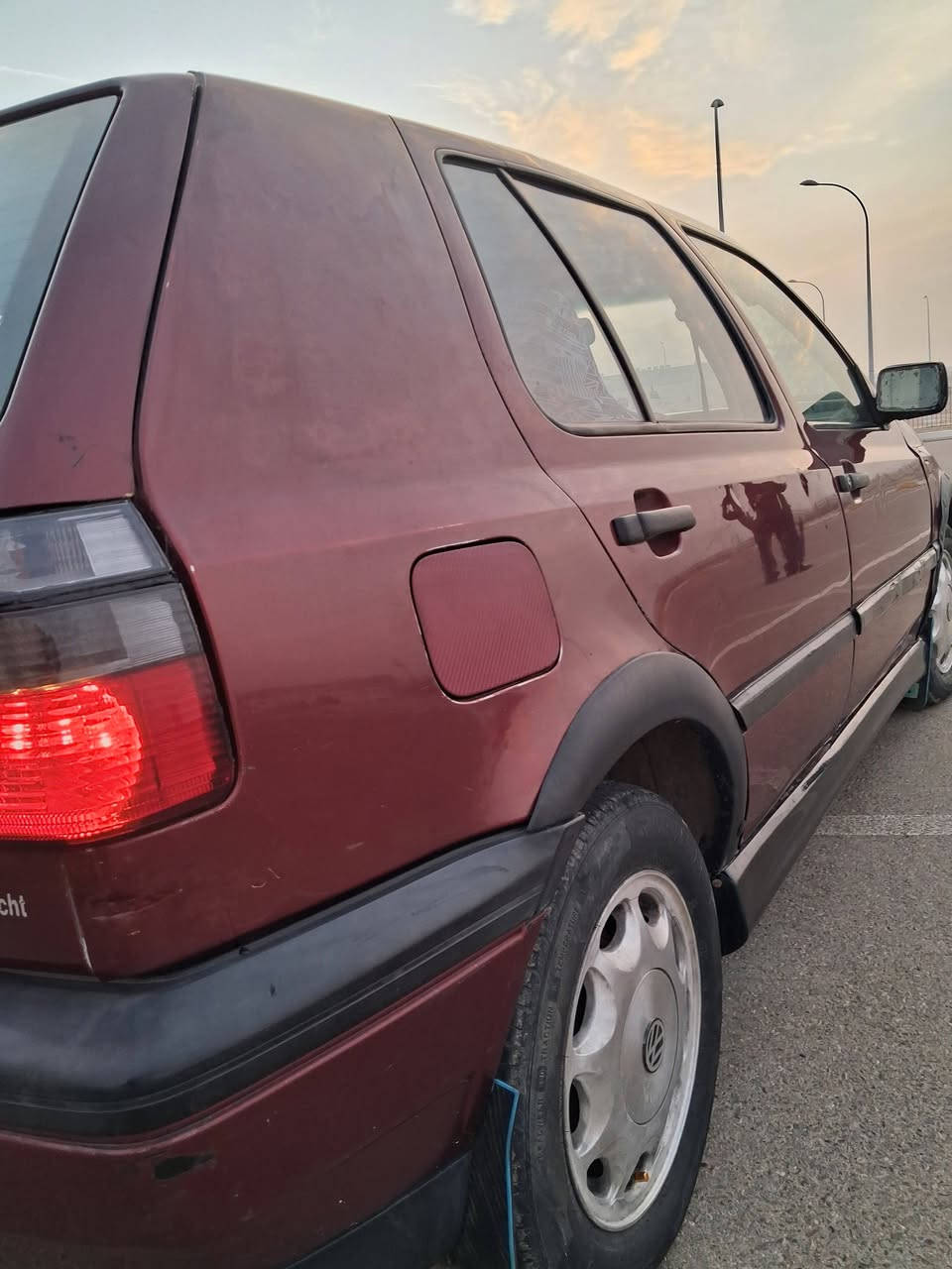 بسم الله
كولف نفخ 1992 رقم نجف انكليزي 2031 هزه شهر الواحد جديدة بسمي تحويل مباشر  باي مكان محرك 1600 بي لاستيك ولف كير عادي 5 نمر   تبريد  حدادية جديدة تخم تاير جديد باتري جديد السعر 39 وبي مجال بسيط مكان بغداد ناحية الوحدة متواجد خاص وتلفون 
***********
*********** واتساب
