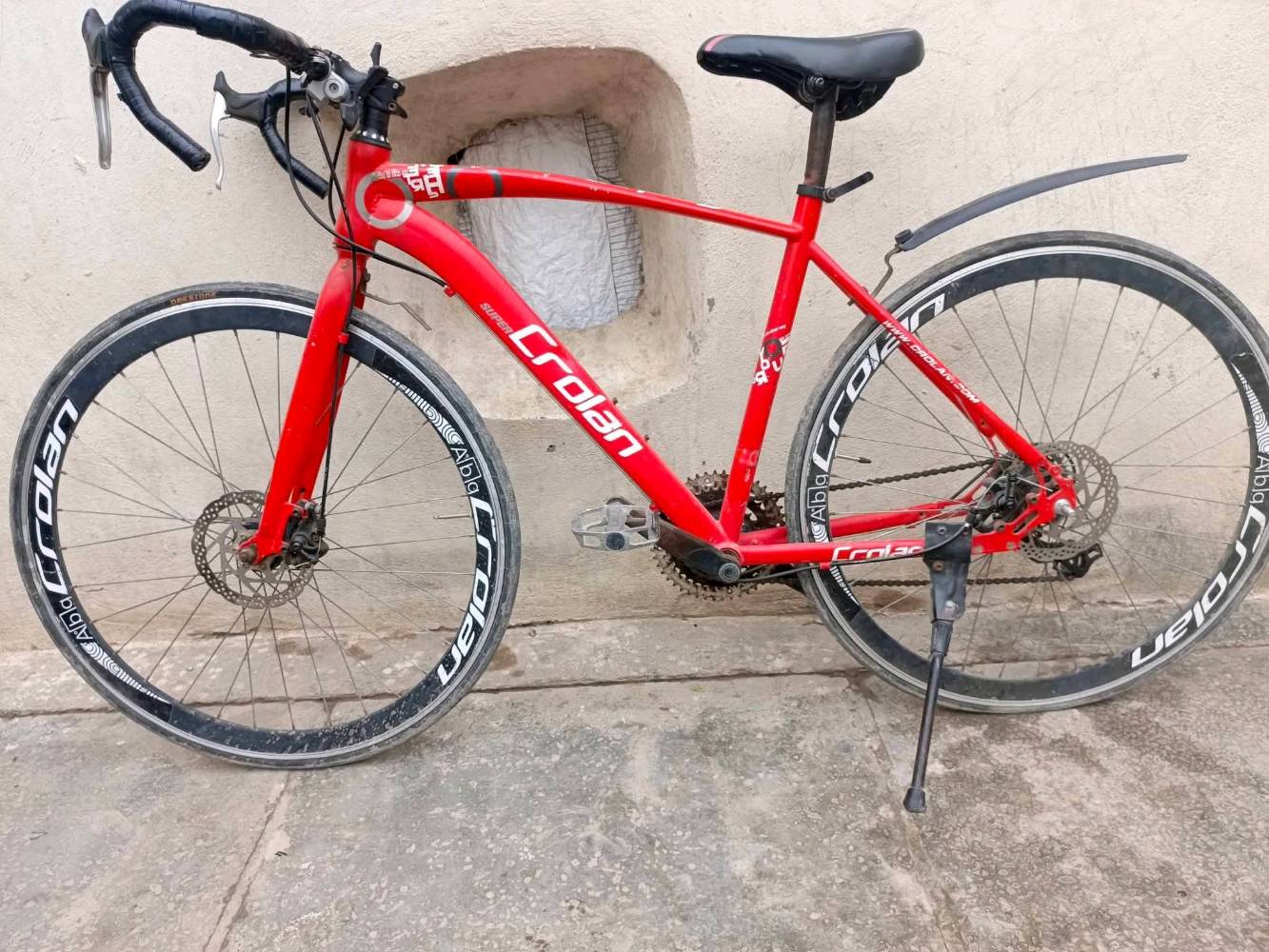 رود حجم 27 / C700
الماركة: كرولان (Crolan) مختم 

بريكات دسك 

بدالات 7/3

السعر 180 و بي مجال

واتساب: ***********
