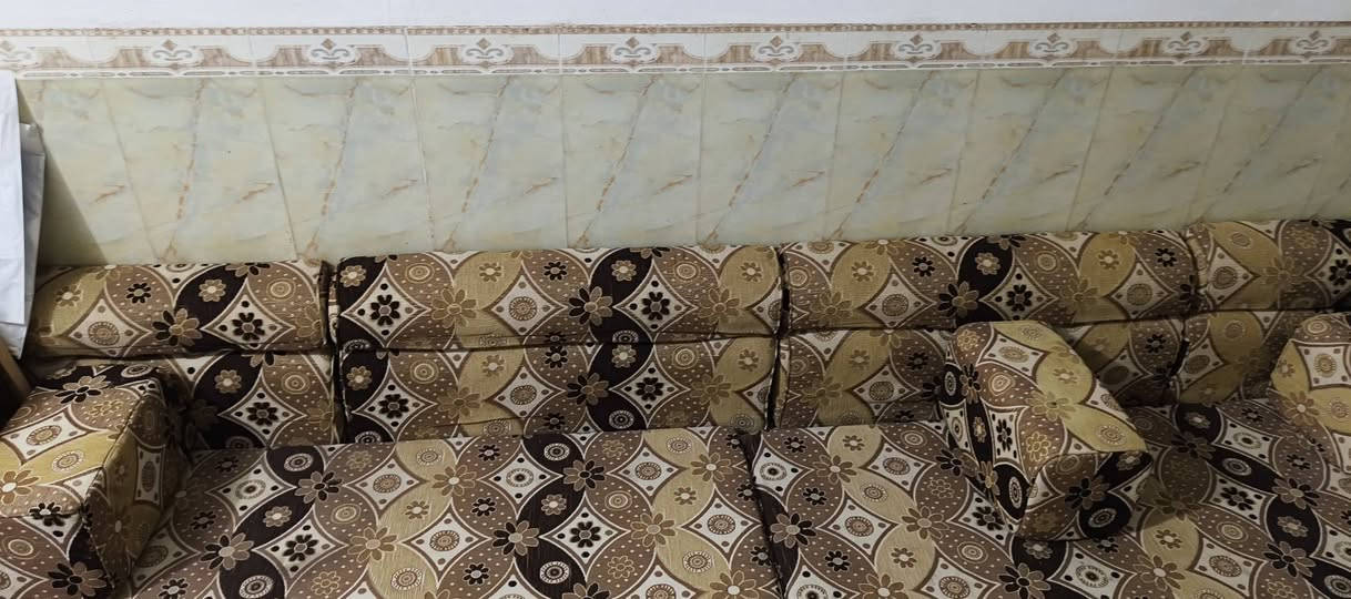 ديوان اخو الجديد للبيع الطول ٧ والعرض ٣ السعر 300 او بي مجال


**إذا كنت صاحب هذا الإعلان وتريد حذفه لأي سبب، رجاءا أرسل رسالة إلى الدعم الفني**