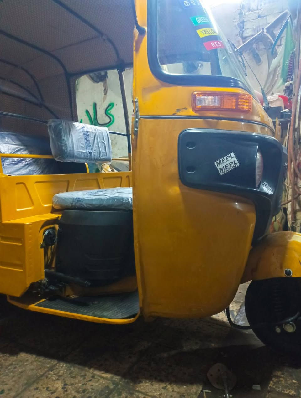 السلام عليكم البيع موديل 19شهر12 مرقمه مكايزي
شرط التحويل بغداد الدوره محرك كفاله والكشر بي صبغ 
الغوده ودوس بيهن صبغ سعر6و400  ***********
