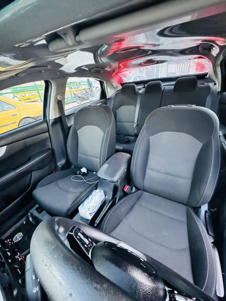 السلام عليكم
كيا فورتي 2023 معوقين بعد سنتين تنفك معوقها يمي وكالة عامة يسويلك محرك 2000 دوش
  سيارة (معتني بيها ) دوشمة ونضافة الى اخره حبة وكاملة من كلشي من صدر من تخم تاير بيها 3 قطع صبغ وصور الحادث اخر شي
السعر 128 وبيها مجال قليل 
مكاني واسط الصويرة
***********
