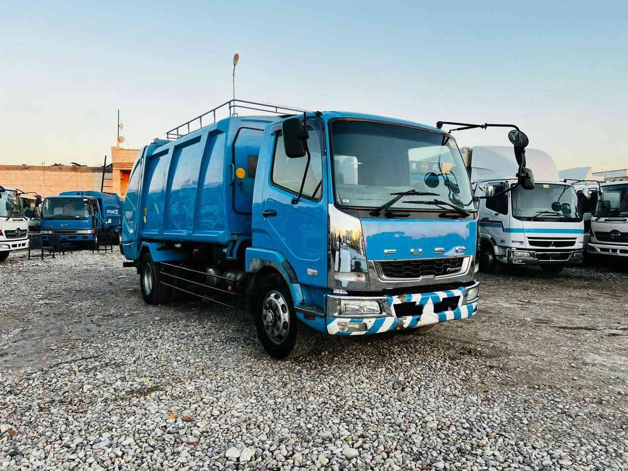 اللهم صل ع محمد وآل محمد 👍🇮🇶🇮🇶
فوزه كابسه نفايات كبسه 10 مكعب 8 برغي فحل 
مكينه 17  /   6 سلندر دخول جديد 
 معرض النصر / قضاء النصر / ذي قار 
***********
***********
