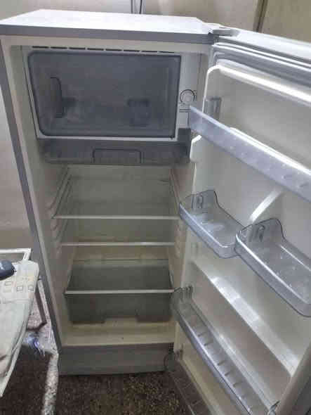 غساله ١٠كيلو. حجم كبير اي ضرر مابيه.١٢٥،، والثلاجه وسط ١٢٥،، شغالات اي عيب مابيهن. بيهن ضمان ٣ايام متعجبك ترجع. تصال عل هذا الرقم  ***********
