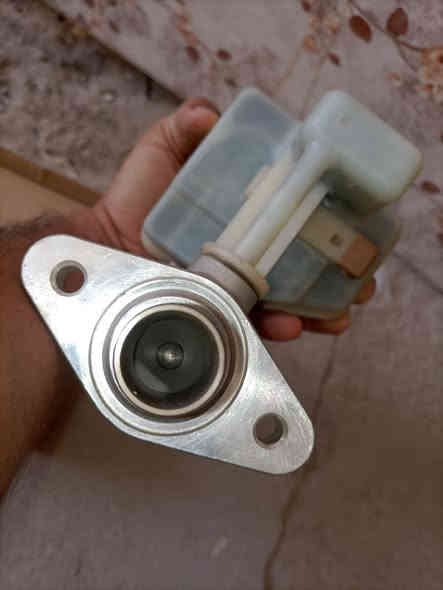 للبيع عمبار سمند فافون اصلي جديد هوه و الدبة مالته والحساس مال الدبة كامل جبته لسيارتي وطلع الي بسياتي حديد يختلف السعر 30 الف مكاني ناصرية مركز رقمي ***********
