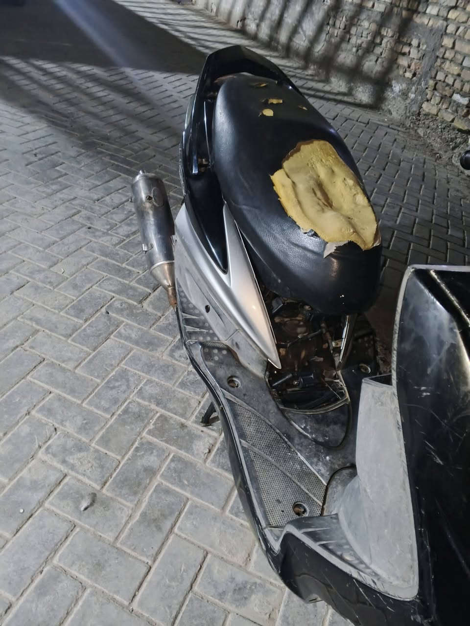 سلام عليكم شباب دراجه سكنس فحل نوزل كاطعه ناريه عقل كلشي ما بي ذا عقل اني اطيك عقل دراجه مكينه خير من الله بيع كوم حديد مكاني مدينه صدر بل جوادر قطاع ٣٣ طيني بيه بل يرضه بي الله وخذه هاذه رقمي راسني على وتساب رقمي معلق بس وتساب فاتح*********** تحياتي لكم🙋
