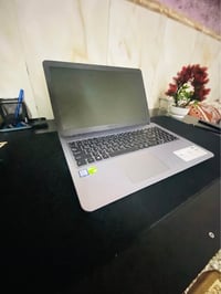 لابتوب ASOS للبيع  ‏السعر 300 الف وبي مجال  ‏لابتوب راقي ومواصفات حلوه...
