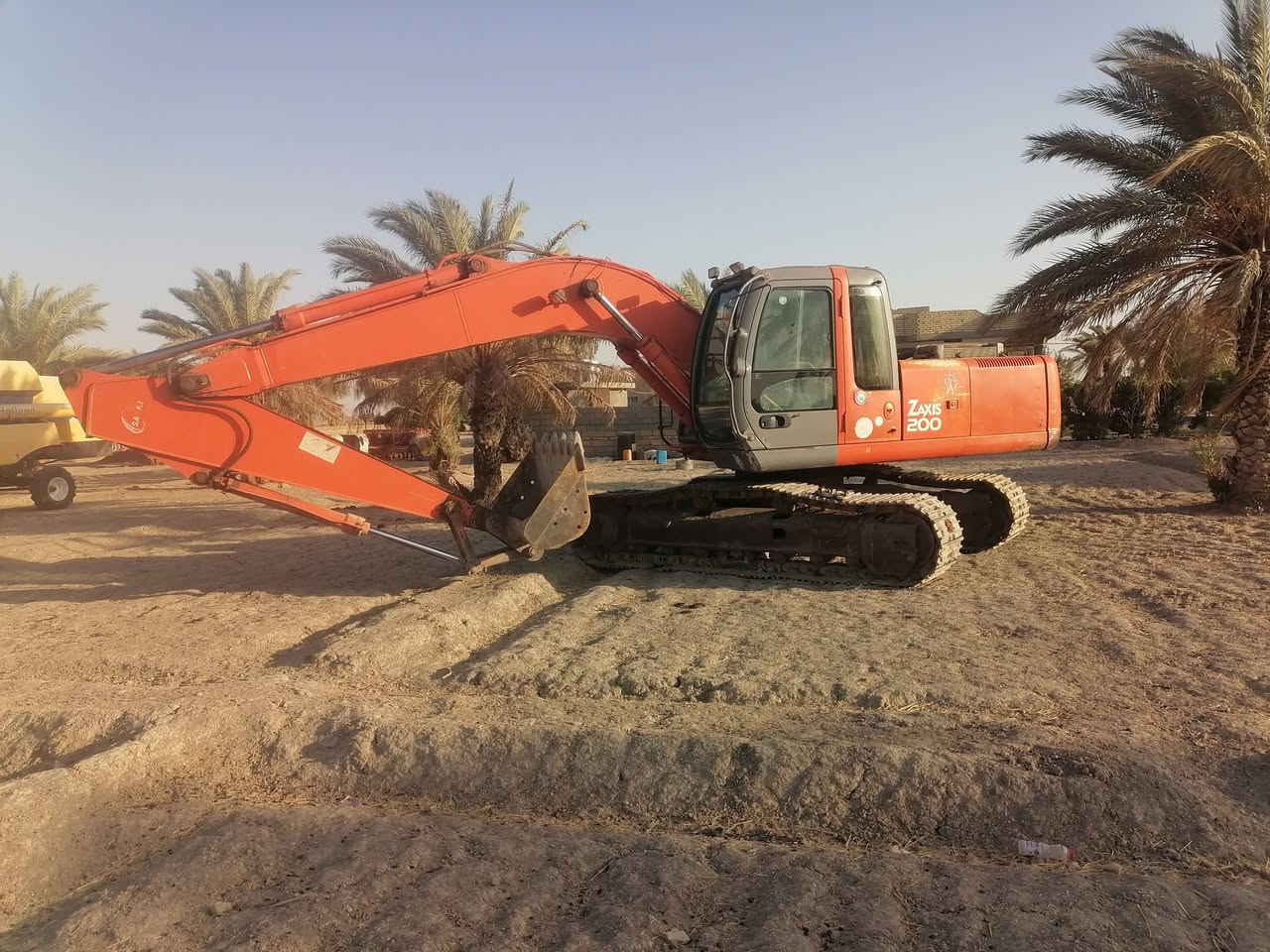 سلام عليكم حفاره موديل 2005زت للبيع محافضه بابل للتواصل ع الرقم ***********
***********
