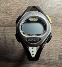 ساعة • متوفر