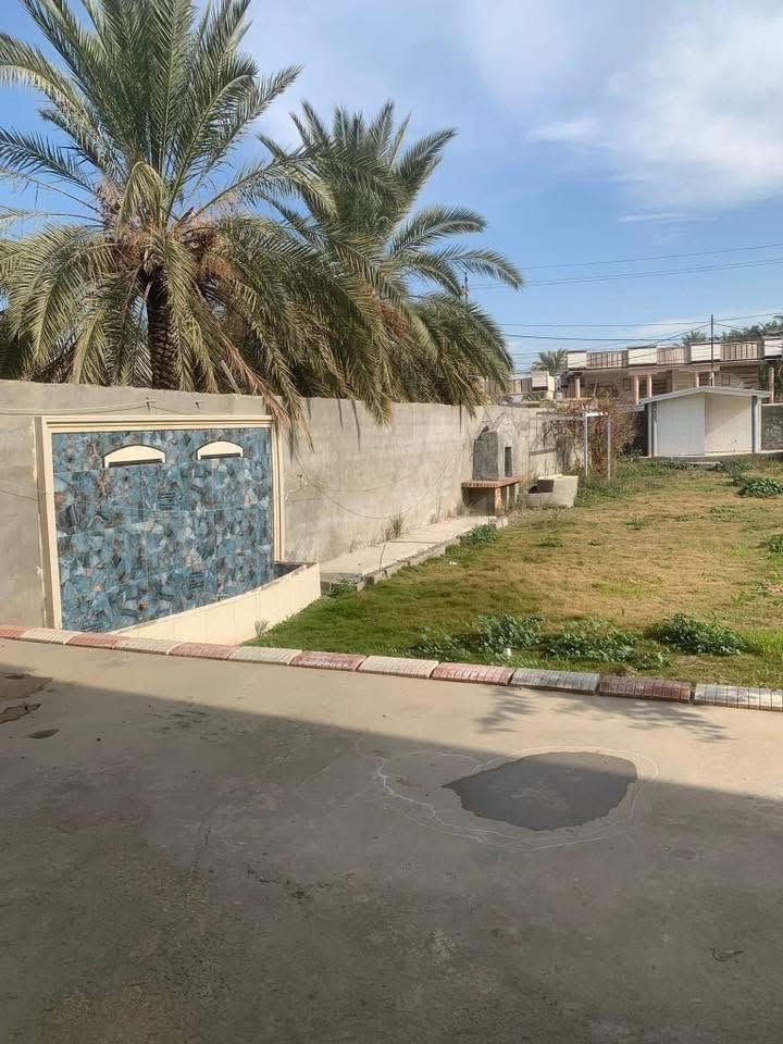 البيع دار مساحه 1120 وجها 17ونص 
بناء جديد وحديث 
يحتوي 
صاله ومطبخ 3 غرف نوم وخدمات 
طابو زراعي سند 25اصولي تحويل 
مباشر 
منطقه الدوانم مقابيل سويب 
قرب ع حي الاعلام الشباب
خدمات كامله مي تبليط كهرباء 
 اتصال ع ارقام 
***********
***********
***********
