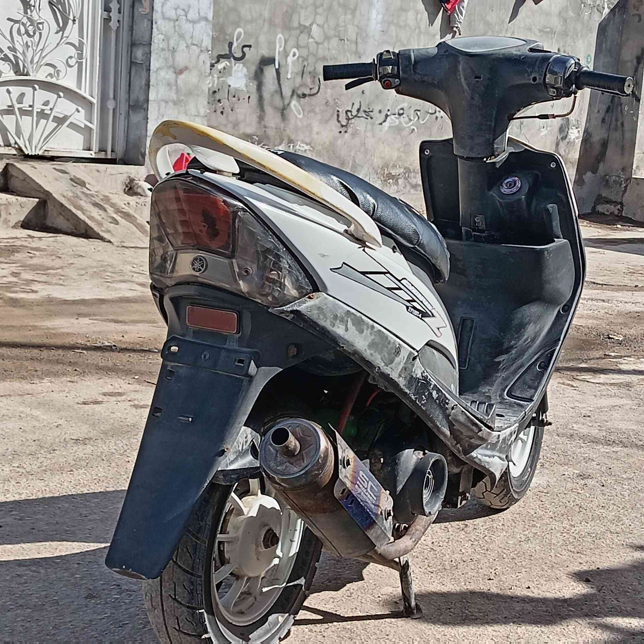 سلام عليكم ورحمة الله ماكس للبيع بلادي ٤٩ مكينه خرسه كهربائيات كلها شغاله مابيها نقص غير بس باتري كله شغال شلعه ومعدل تاكل الكاع رايدها ٤٢٥ وبيها مجال قليل ***********
