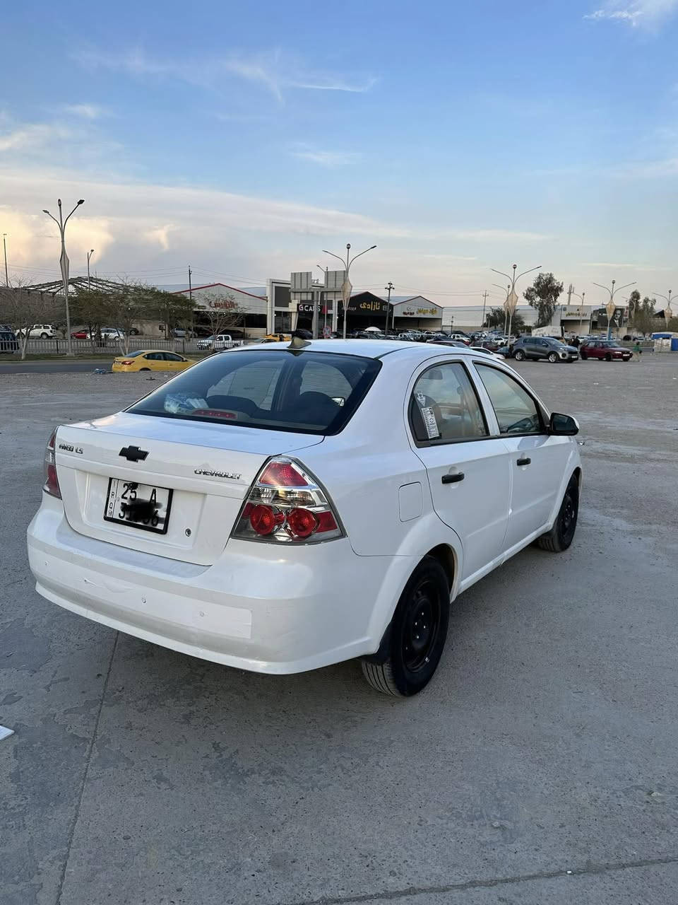 سلام عليكم افيو موديل 2011 رقم كركوك مشروع وظني 2030 انگليزي كابون بانزين بي صبغ ثلاثه قطع  بدون دواخل كير محرك بدون عيب تبريد تئفه‌ شغال داخل اصفر اتوماتيك جام كهرباء شاشه ايبات كاميرا خلفي تايرات جديد اربعه حداديه بدون عيب جاهزه كهربيات سياره كله شغال اي نقص مابي 
مكان سياره كركوك 
سعر 68 بي مجال 
رقم موبايل ***********
