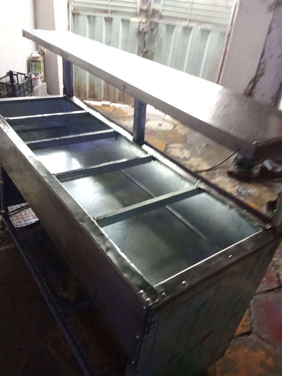 السلام عليكم/عندي حماية طعام وعندي طباخ كنافه الاغراض جديد مامستعمل للبيع /بغداد...العبيدي***********.  يوجد واتساب
