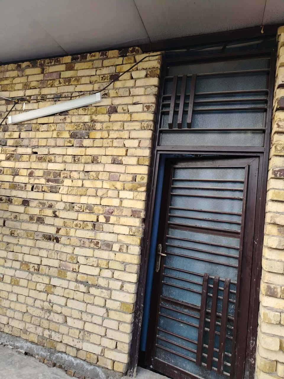 سلام عليكم بيت للبيع مساحته 100مربع  شارع 80جهت كربلاءيم بانزين خانه الضواء الفرع مال طينيه مو اول فرع ثاني فرع البيت ماكامل وسكف سندويج غرفه وهول وصحيات ومنور  واجهيه 7ونزال 14سعره 50وبي مجال
الاستفسار اكثر خاص


**إذا كنت صاحب هذا الإعلان وتريد حذفه لأي سبب، رجاءا أرسل رسالة إلى الدعم الفني**