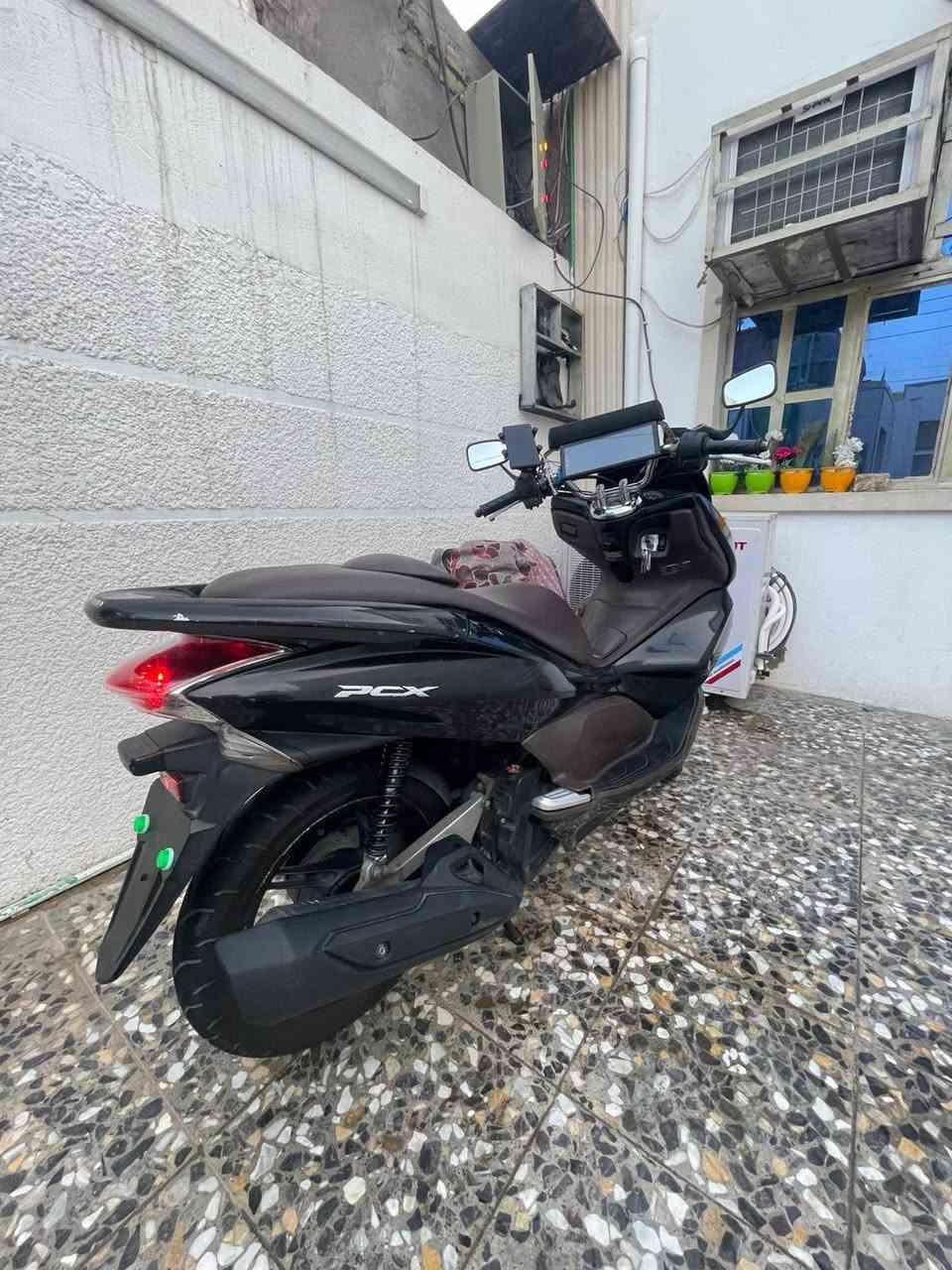 سلام عليكم دراجة PCX جيل الأول 
دراجه خير من الله مبيها أي نقص وع إيدي ومعتني بيها وفول نظافه 
الدراجه ماشيه ٤١ الف  
مكاني بغداد الكرادة او حي البتول 
للاستفسار اتصل واتساب 
***********
