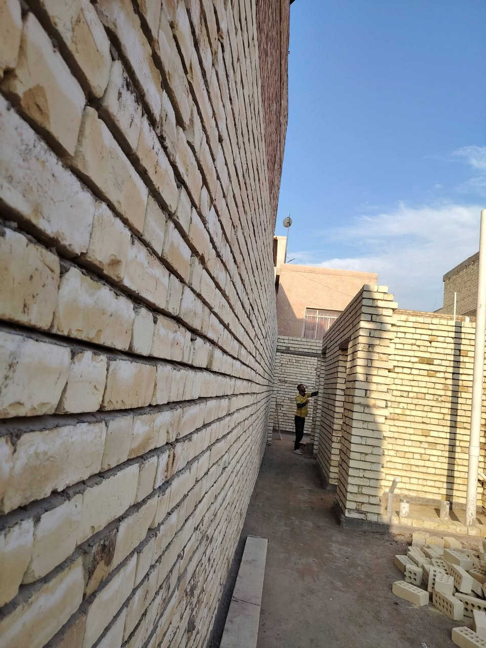 تحياتي السلام عليكم. خلفة بناء كرسته وعمل. 
 نشتغل قطعي وعلى الدبل  بناء درجه اولئ مع النظافة بعد إكمال البناء
(مكان العمل داخل بغداد هاتف او) خاص (***********)
(***********.)متواجد (واتساب👉) 
(والله يرزق الجميع تحياتي)
