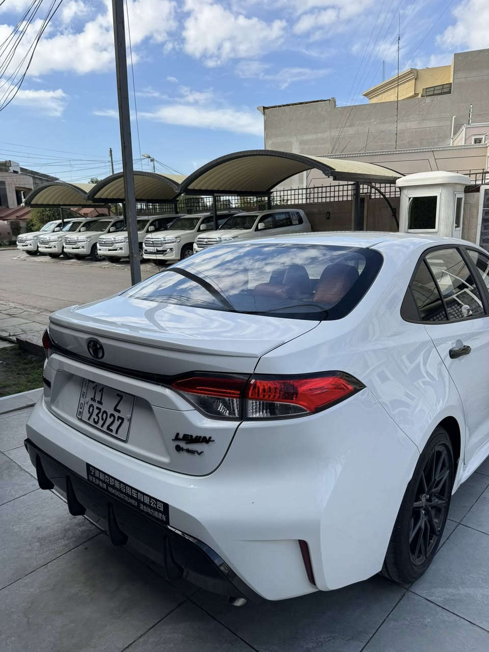 السلام عليكم 
كورلا 2025 S Black edition فول للأخير 
ماشية 18الف
بأسمي السيارة هزة وسنوية جدد تحويل مباشر
مواصفات الفول معروفة كشن كهرباء داخل احمر سبايدر خلفي رادار فتحة سايد بريك دكمه وقوف ذاتي ثلاث مودات قيادة
السيارة صار بيها طخة بدلت جاملغ نفس الون وبيها بارد بالبنيد جداً قليل مثل ما موضح بالصور 
موقع السيارة: المنصور _ الأميرات
السعر: 160 وبيها مجال
رقم الهاتف: *********** متواجد واتساب
