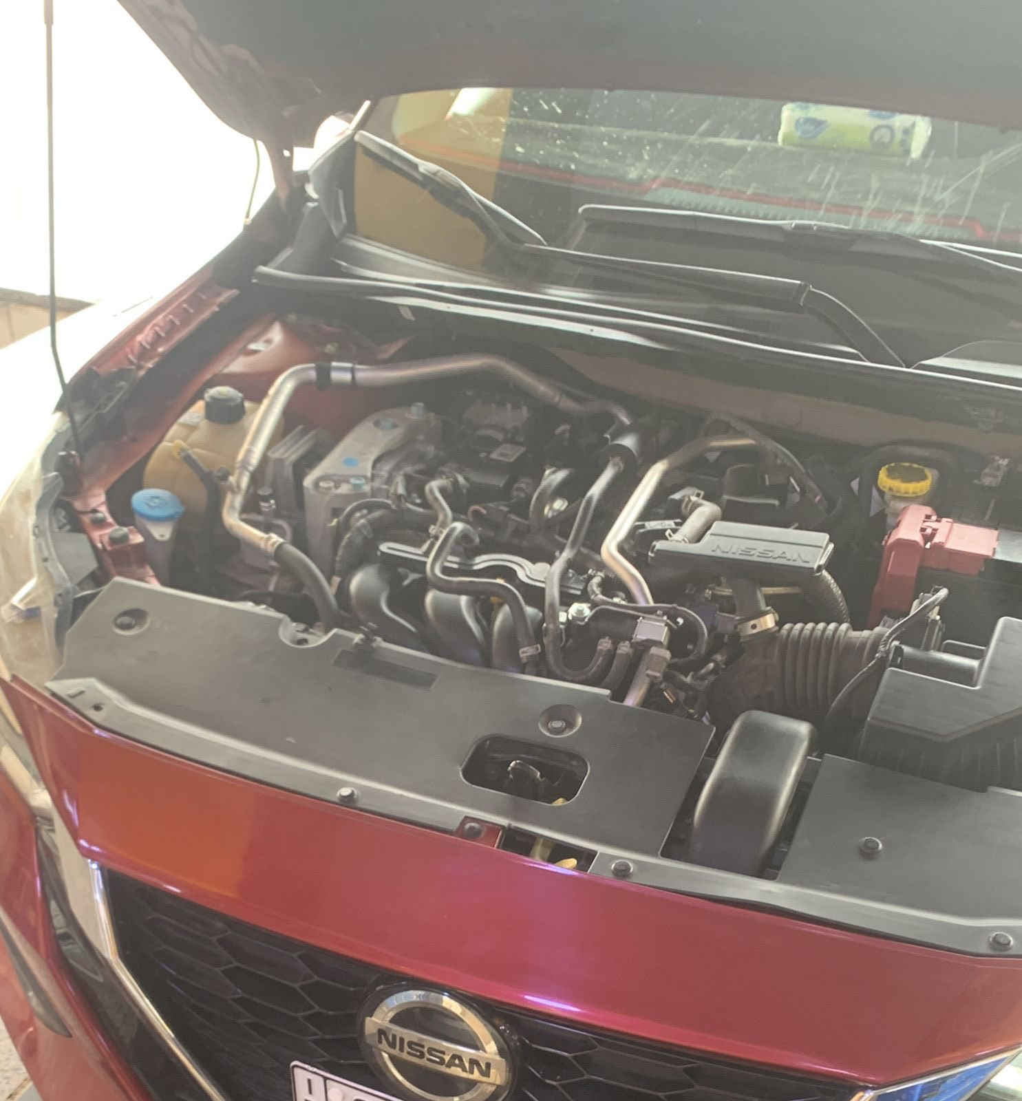 سنترا 2023 وارد  حادثهه بنيد وجاملق sr ماشيه 60كيلو سياره نضيفه كير مكينه من كلشي مواصفاتهه حلوه بصمه السياره رقم جديد اربيل مكاني بالبصره سعره 135/ ***********
