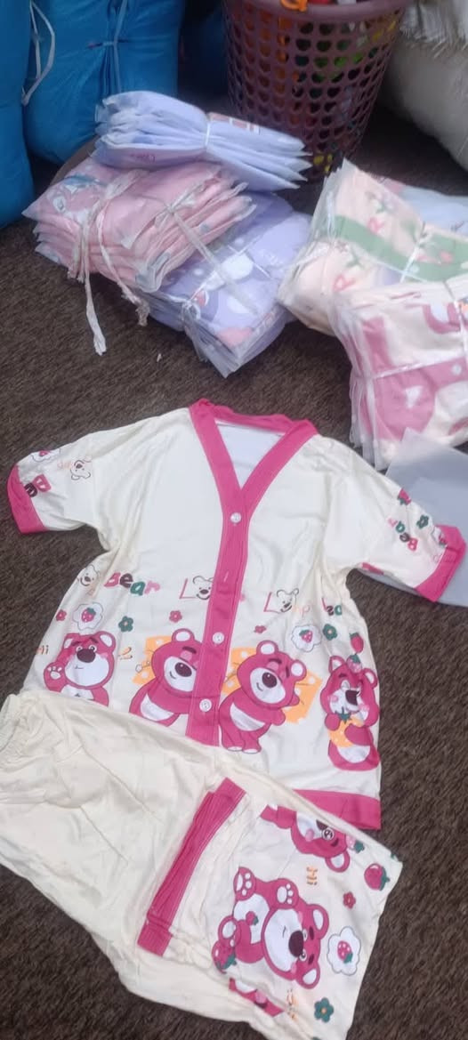 ✨ تراك نسائي جديد ✨
🔹 فري سايز يناسب وزن ٨٠–٨٥ كجم
🔹 سعر الدرزن: ٤٦,٠٠٠ د.ع
🚚 التوصيل:
بغداد: ٥,٠٠٠ د.ع
المحافظات: ٦,٠٠٠ د.ع
📩 للحجز والاستفسار راسلونا الآن!


**إذا كنت صاحب هذا الإعلان وتريد حذفه لأي سبب، رجاءا أرسل رسالة إلى الدعم الفني**